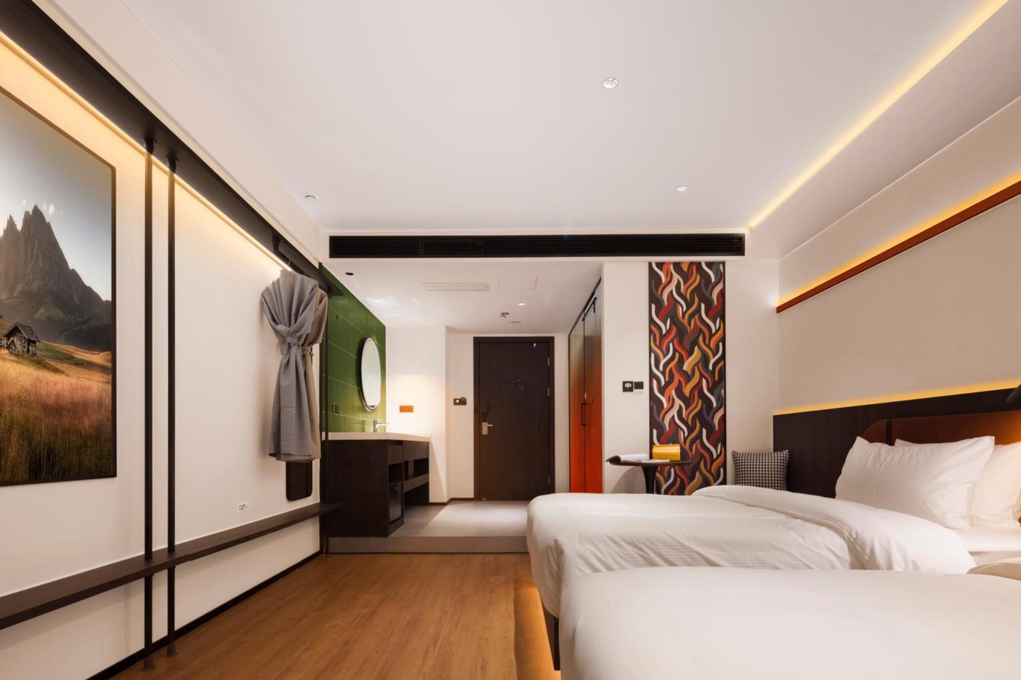 Mcsrh Hotel-Chongqing Jiefangbei Pedestrian Street Exterior photo